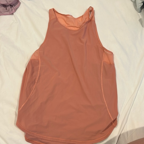 Lululemon workout top - Picture 1 of 2